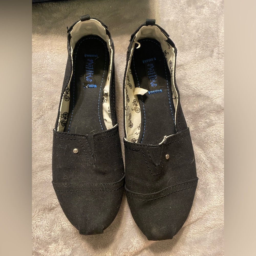 Size 10, black Mad Love flats
